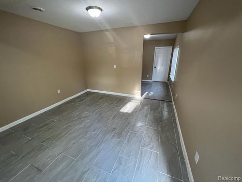 14874 Dolphin St, Detroit, MI, 48223-1835 | Card Image