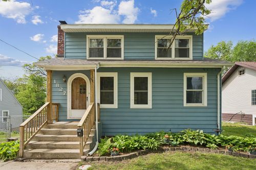 1827 Rainbow Dr, Cedar Falls, IA, 50613-4567 | Card Image