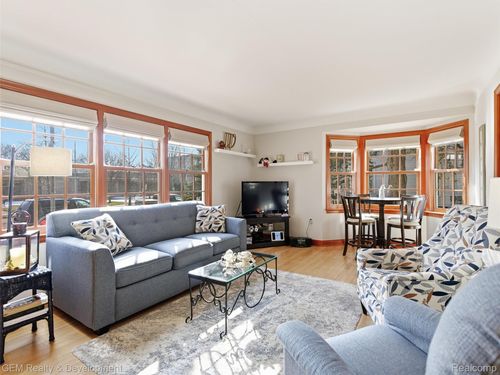 306 W Main St, Northville, MI, 48167-1525 | Card Image