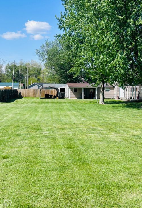 1006 W 10th St, Connersville, IN, 47331-1144 | Card Image