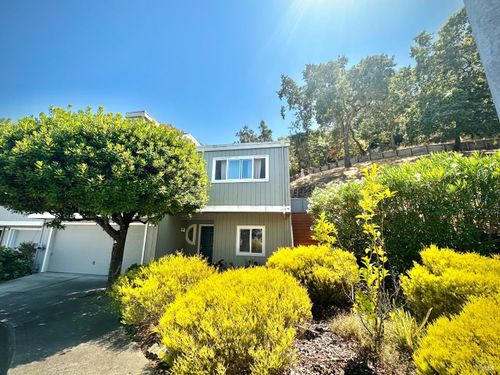 13 Madrid Ct, Novato, CA, 94949-6368 | Card Image