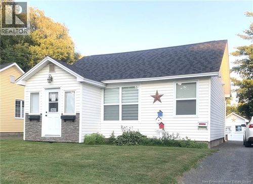 330 Clark St, Fredericton, NB, E3A2X2 | Card Image