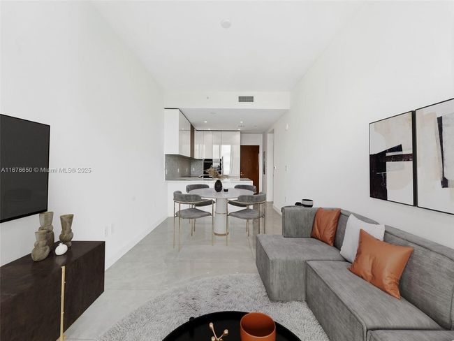 2005 - 2678 Tigertail Ave, Condo with 2 bedrooms, 2 bathrooms and null parking in Coconut Grove FL | Image 6