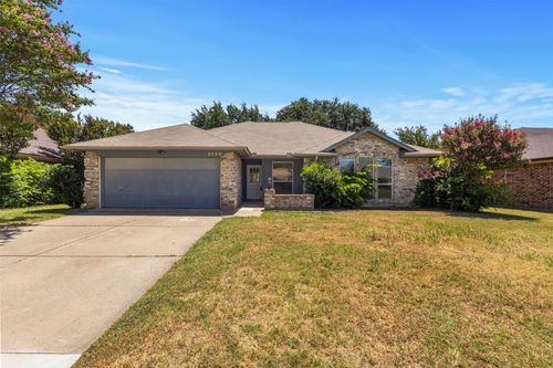 2709 Typhon Dr, Grand Prairie, TX, 75052-4729 | Card Image