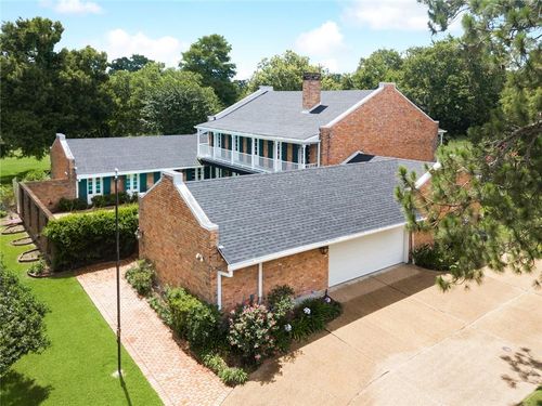 11 Fernwood St, Gretna, LA, 70056-7037 | Card Image