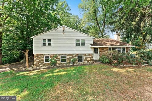 28 County Line Rd, HUNTINGDON VALLEY, PA, 19006-2405 | Card Image