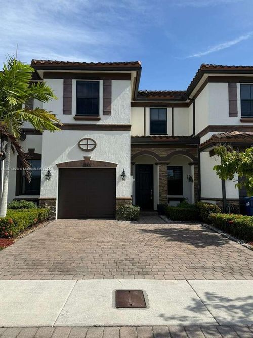 18421 Nw 89th Ct, Hialeah, FL, 33018-6531 | Card Image