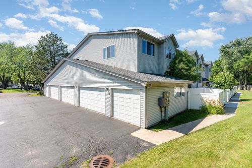unit-b-392 Park Ridge Ln, Aurora, IL, 60504-6152 | Card Image