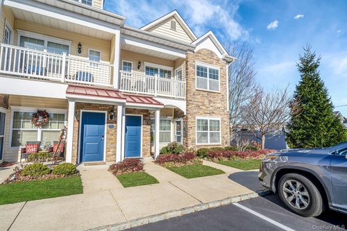 73 Millie Ct, Patchogue, NY, 11772-4178 | Card Image