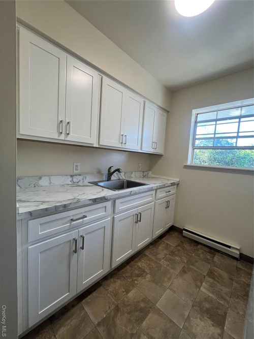 43-5-33 Oak St, Walden, NY, 12586-1250 | Card Image