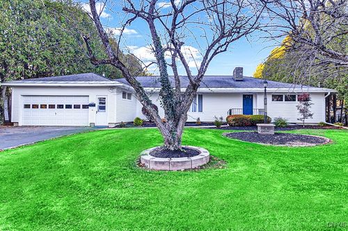 154 Paris Rd, New Hartford, NY, 13413-2442 | Card Image