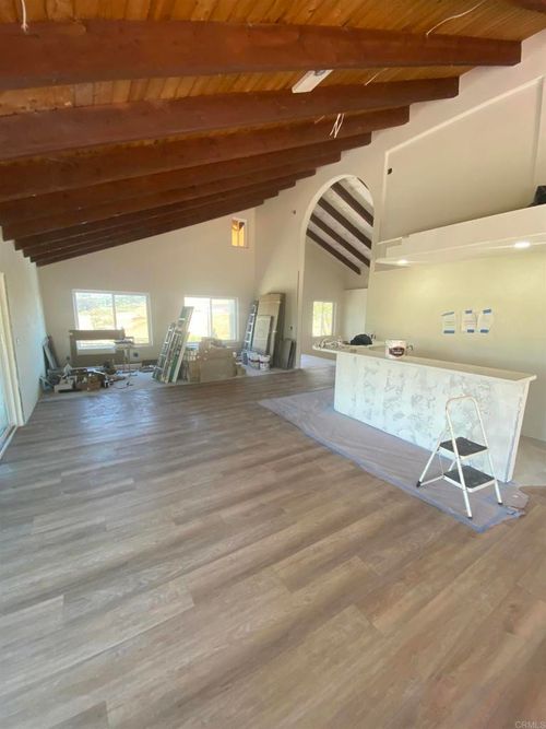 2918 Fairview Dr, Vista, CA, 92084-1515 | Card Image