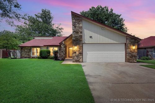 9907 E 118th St S, Bixby, OK, 74008-2235 | Card Image