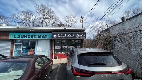 1021 Woodfield Rd, West Hempstead, NY, 11552-4337 | Card Image
