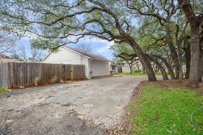 1907 Casa Grande Dr, House other with 3 bedrooms, 2 bathrooms and 4 parking in Austin TX | Image 34
