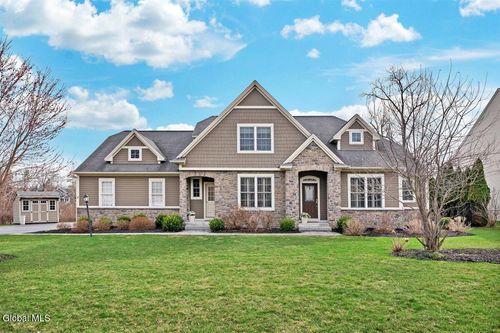 11 Sundance Ln, Albany, NY, 12211-2064 | Card Image