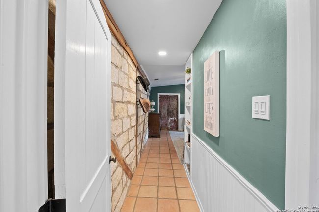 110 Apacheria Pass W, House other with 3 bedrooms, 3 bathrooms and null parking in Comfort TX | Image 24