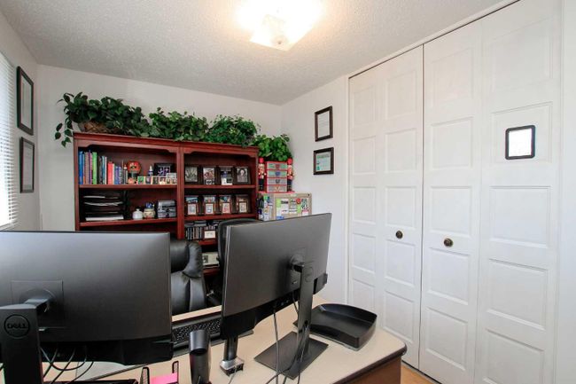 3813 50 A Street, Home with 3 bedrooms, 1 bathrooms and 3 parking in Red Deer AB | Image 21
