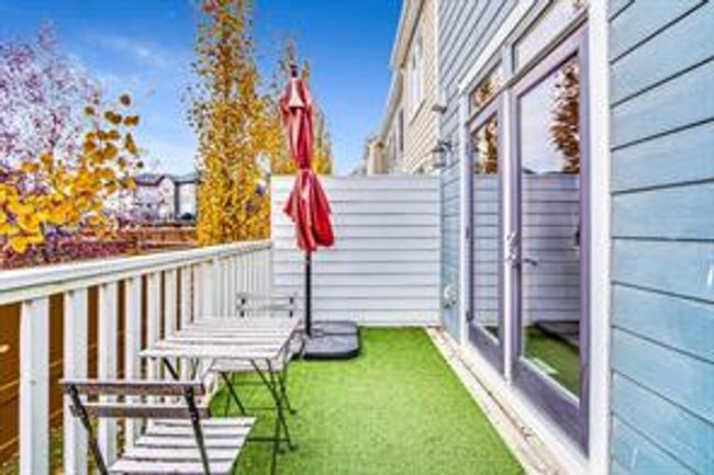 51 Sherwood Row Nw, Home with 2 bedrooms, 2 bathrooms and 3 parking in Calgary AB | Image 8