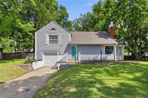 606 44th St, Kansas City, MO, 64116-1810 | Card Image