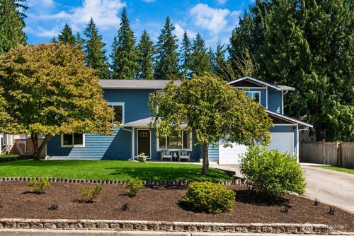 9210 171st Avenue Ne, Redmond, WA, 98052 | Card Image