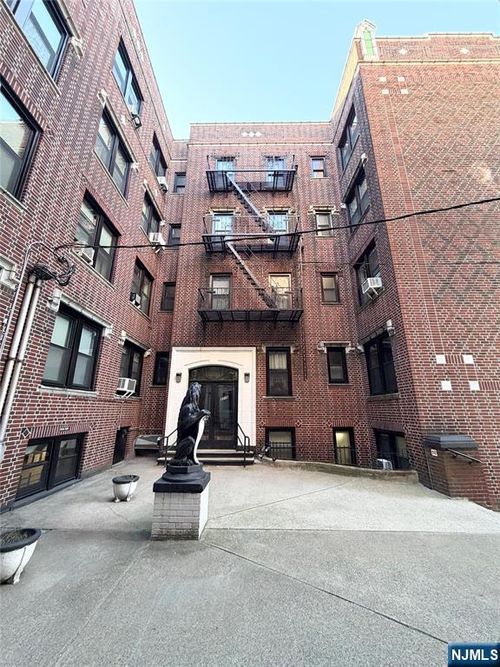 3718 Park Ave, Weehawken, NJ, 07086-6064 | Card Image
