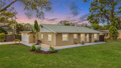 2400 Granada Cir W, St Petersburg, FL, 33712-3926 | Card Image