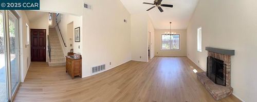 555 Willow Ct, Benicia, CA, 94510-1448 | Card Image