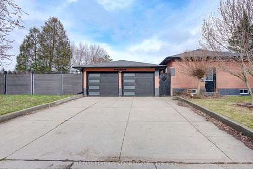 194 Holgate Rd, London, ON, N5V1C2 | Card Image