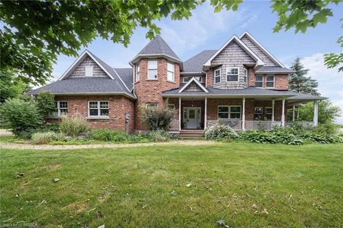 692 Concession 5 W, Dundas, ON, L9H5E2 | Card Image