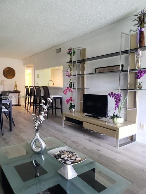 5-4500 Nw 99th Ct, Doral, FL, 33178-3351 | Card Image