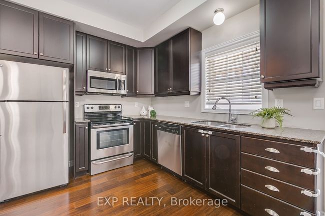 12 Oxfordshire Lane, Condo with 3 bedrooms, 4 bathrooms and 1 parking in Kitchener ON | Image 11