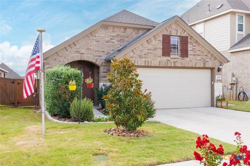 620 Navarro St, New Braunfels, TX, 78132-1693 | Card Image