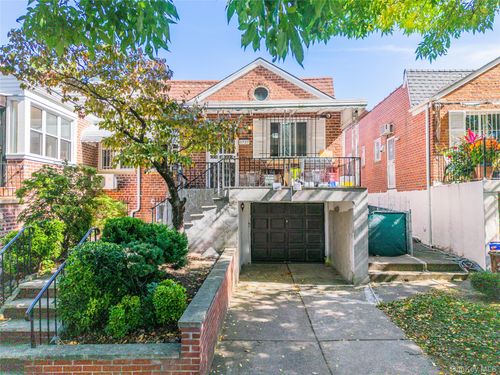 6737 180th St, Fresh Meadows, NY, 11365-3515 | Card Image