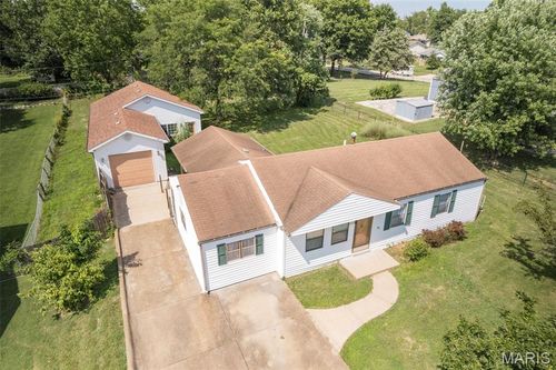2905 Gladwood Dr, Oakville, MO, 63129-2420 | Card Image