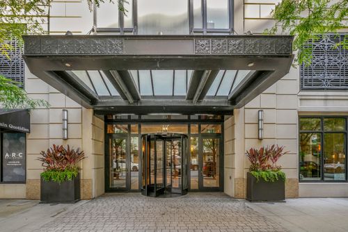 apt-18e-10 Delaware Pl, CHICAGO, IL, 60611-1807 | Card Image