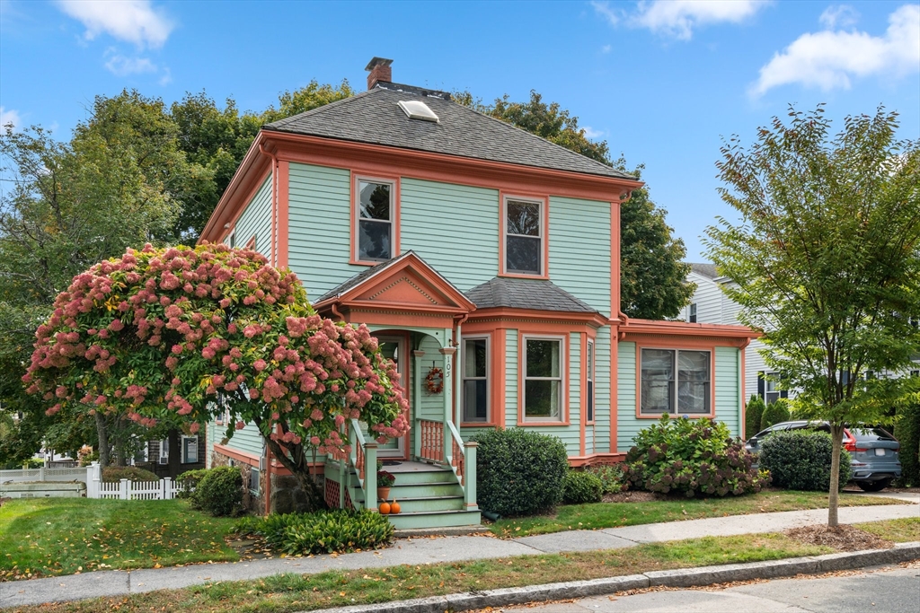 Lovett St, Beverly, MA 01915