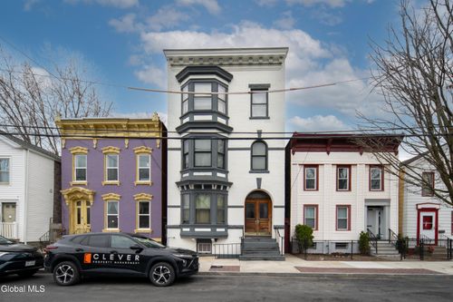 318 1st St, Troy, NY, 12180-4951 | Card Image