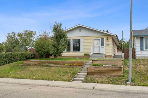 120 Huntington Green Ne, Calgary, AB, T2K5A6 | Card Image