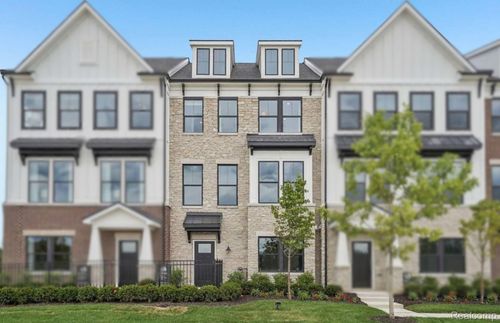 44020 Oakmont Dr, Plymouth, MI, 48170 | Card Image
