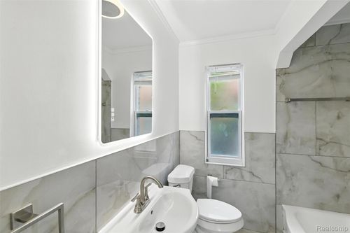 18401 Rosemont Ave, Detroit, MI, 48219-2919 | Card Image