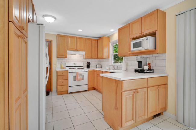 606 Forest St, House other with 4 bedrooms, 2 bathrooms and null parking in East Hartford CT | Image 14