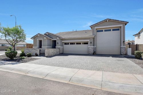10805 W Buchanan St, Avondale, AZ, 85323-5444 | Card Image