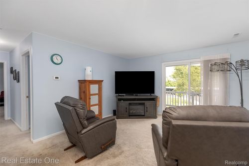 unit-205-1127 S Lake Dr, Novi, MI, 48377-1817 | Card Image