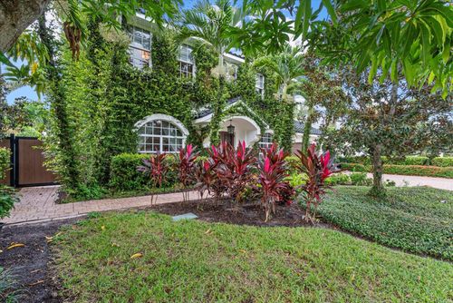 213 Gaines Ave, SARASOTA, FL, 34243-1814 | Card Image