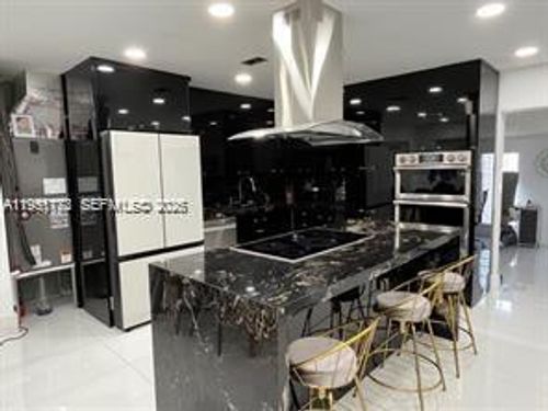 6190 W 14th Ave, Hialeah, FL, 33012-6231 | Card Image