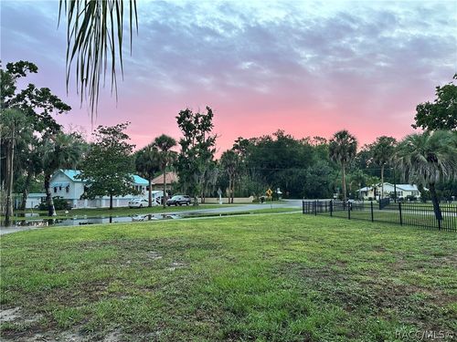 1115 Se Kings Bay Dr, Crystal River, FL, 34429-4644 | Card Image