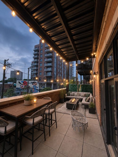 209-725 N Aberdeen St, Chicago, IL, 60642-8161 | Card Image