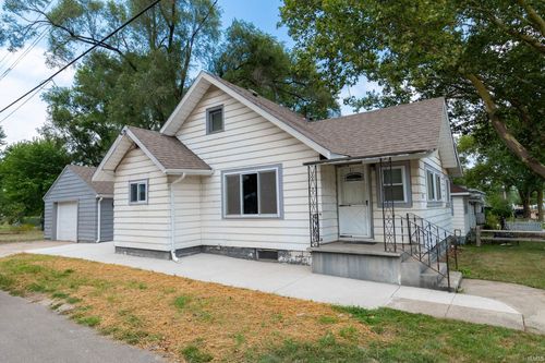 1523 Navajo St, Elkhart, IN, 46516-1927 | Card Image
