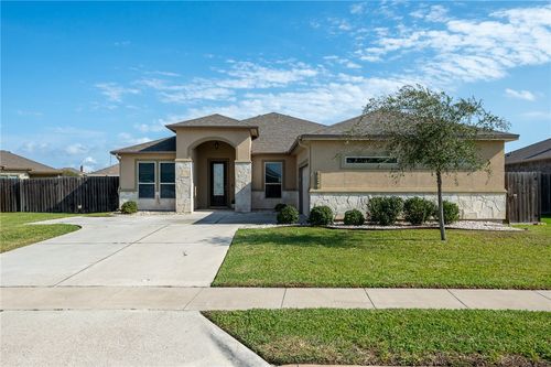1826 Monterey Bay Dr, Portland, TX, 78374-3070 | Card Image